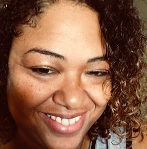 Meet your Posher, Gennessa